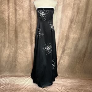 Vintage Niki Livas Embroidered Floral Black & White Formal Dress Lace Up Prom
